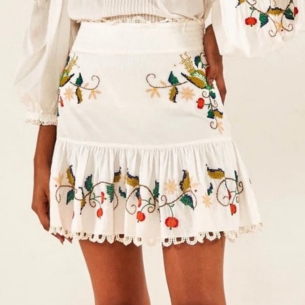 New! Farm Rio Pitanga Embroidered Ruffle Hem Mini Skirt Off-White NWT Size XS
